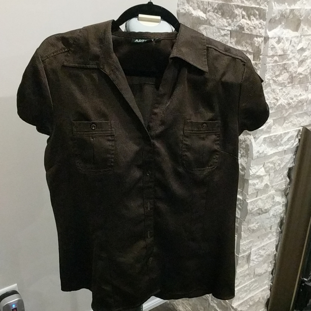 apt 9 Brown shirtsleeve blouse